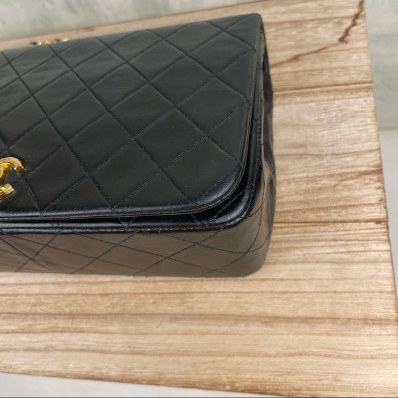 CHANEL CLASSIC FULL FLAP BLACK LAMBSKIN 24K GHW SMALL 🔥Like New!!!!🔥 - Picture 7 of 15